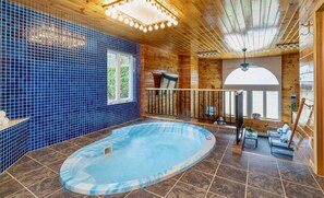  The Spa Room has a 10-seater hot tub, dry sauna, shower, sitting area, and a 75-inch smart TV. After your adventures in upstate NY, this is the perfect place to soak away the day's fatigue and unwind in style.