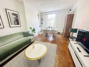 London's 2-Bedroom Apartment with FREE Wi-Fi Near Abbey Road, Maida Vale