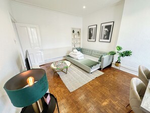 London's 2-Bedroom Apartment with FREE Wi-Fi Near Abbey Road, Maida Vale