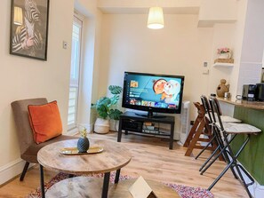 1-Bedroom flat with FREE Wi-Fi and mini garden in Kensington Central London.
