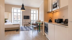 A beautifully designed studio with an open, light-filled layout that maximizes space and comfort.
#openconcept #studio #design #portugal #pt #lisbon