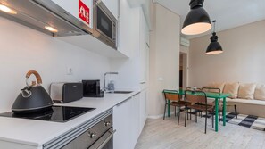 A well-equipped kitchenette with high-quality appliances.
#quality #modern #portugal #pt #lisbon