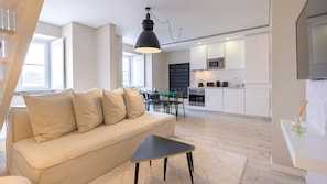 The kitchenette offers a smart, functional layout with modern appliances for easy meal prep.
#kitchenette #openconcept #modern #design #portugal #pt #lisbon