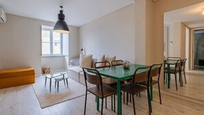 A modern dining space perfect for enjoying your meals.
#modern #design #homecook #portugal #pt #lisbon
