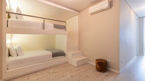 A spacious bunk bed ready to comfortably accommodate two extra guests.
#comfort #modern #portugal #pt #lisbon