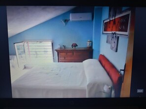 CAMERA LETTO CON 2 LETTINI