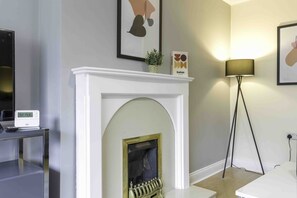 Living Room / Lounge
