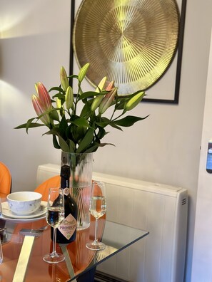 www.hutchlifestyleapartments.com
