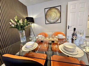 www.hutchlifestyleapartments.com