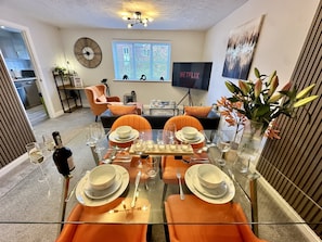 www.hutchlifestyleapartments.com