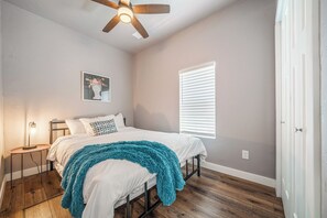 Queen mattress with hotel grade linens