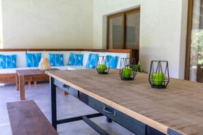 Outdoor dining