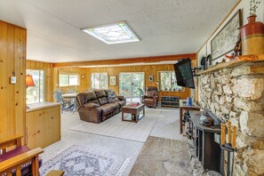 Living Room | Fireplace | Smart TV