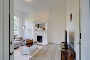 Living Room | Smart TV