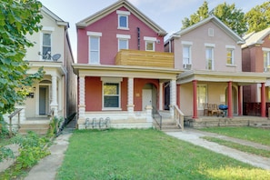 Exterior | Single-Story Apartment | 2nd-Floor Unit