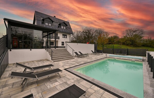 pool