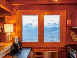 Wood, Interior Design, Ceiling, Room, Wood Stain, Hardwood, Varnish, Winter, Log Cabin, Daylighting