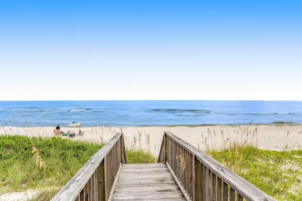 Sand Trap Private boardwalk & Gulf view