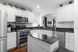 10 - Kitchen2