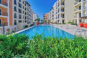 Free pool for guest access