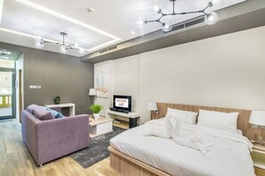 Spacious and bright studio 