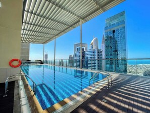 Free pool for guest access