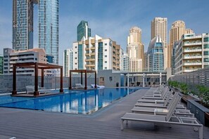 Free pool for guest use
