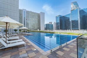 Free pool for guest use