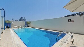 Free Pool for guest access