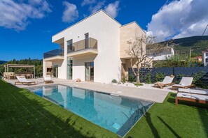 Heated 29 square meter pool treated with a chlorine