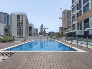 Free pool for guest access