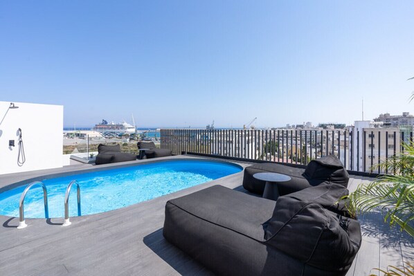 Rooftop Private Pool