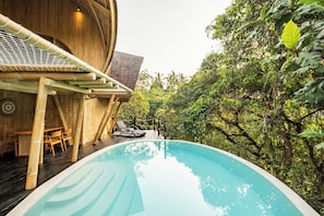 Private pool
