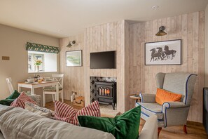 The Coach House Living Room - StayCotswold
