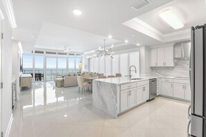 PhoenixGulfTowers705010
