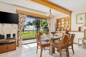 Naalehu Homes - Hale Kamaoa - Dining Area (4)