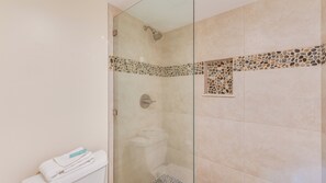 Castle at Maui Banyan T202A - Shower