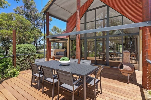 Outdoor dining