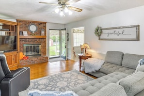 Living Room | Single-Story Home | Central A/C & Heat
