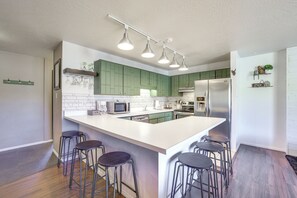 Kitchen | Drip Coffee Maker | Dishwasher | Cooking Utensils | Spices