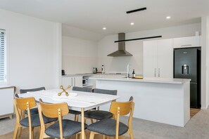 Kitchen - Full equipe kitchen