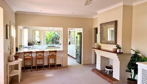 Beachscape Holiday Rentals Port Macquarie Mid North Coast 2444 Sea Whispers