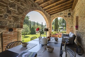 Outdoor dining