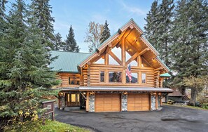 Misty Pines Lodge (2)