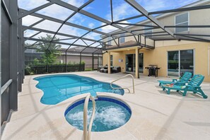 Enjoy your very own private pool and spa after a long day in the parks!