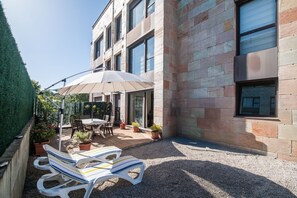 Property building,Balcony/Terrace,Floor plan,Pool view,Swimming pool