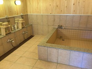 ・[Large public bath] Experience the extraordinary in a traditional Japanese bath with the warmth of wood