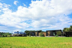 Airstream sauna building exterior