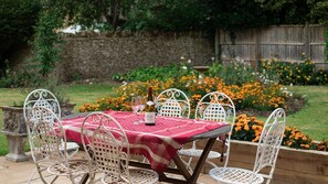 Al fresco dining is on the cards