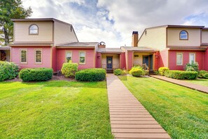 Condo Exterior | Driveway | Parking (2 Vehicles)